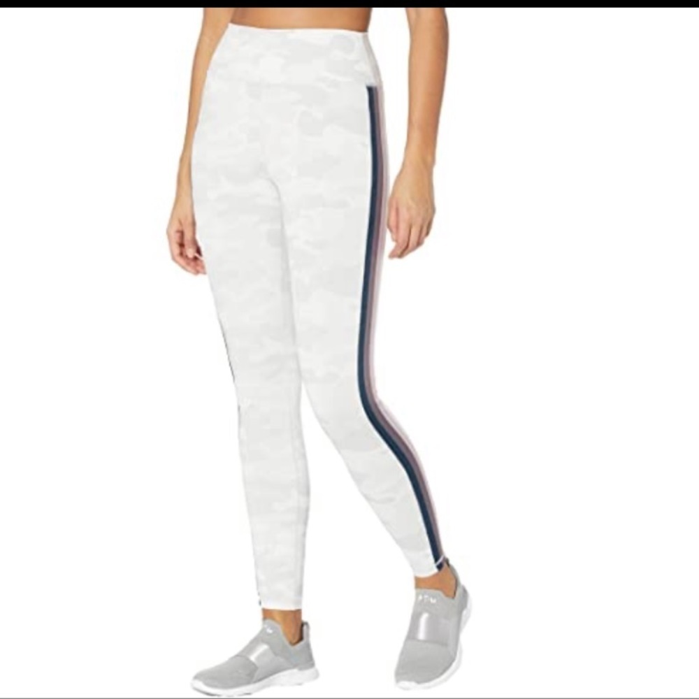 Spiritual gangster | essential hw legging w tape